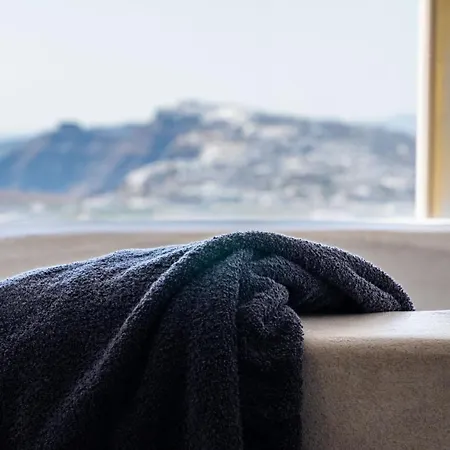 Phaos 1870, A Restored Winery Pýrgos