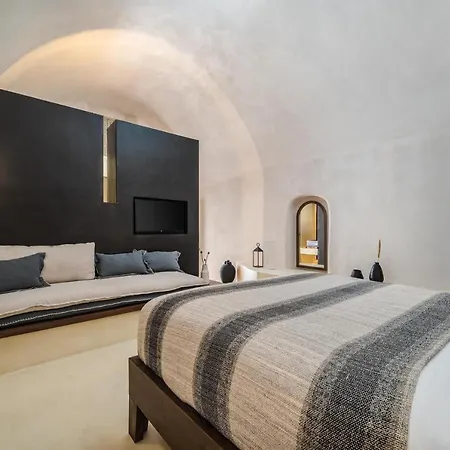 Phaos 1870, A Restored Winery Hotel Pýrgos