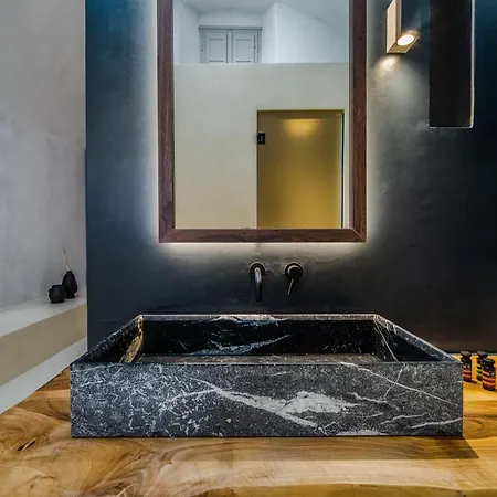 Phaos 1870, A Restored Winery Pýrgos