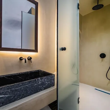 Phaos 1870, A Restored Winery Hotel Pýrgos