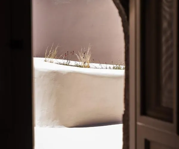 Phaos 1870, A Restored Winery Pírgosz