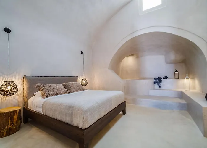 Hotel Phaos 1870, A Restored Winery Pýrgos