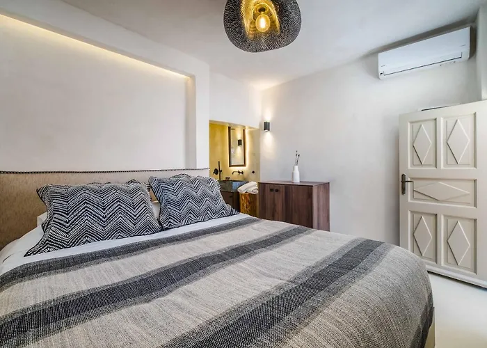 Phaos 1870, A Restored Winery