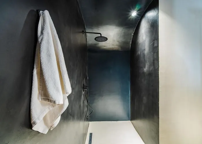 Hotel Phaos 1870, A Restored Winery 3*