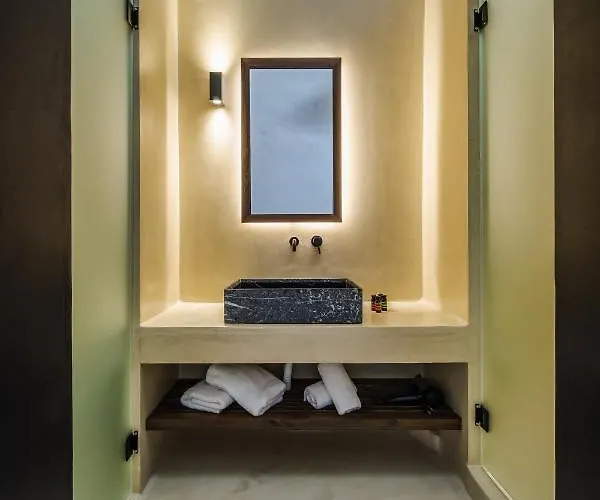 Phaos 1870, A Restored Winery Hotel