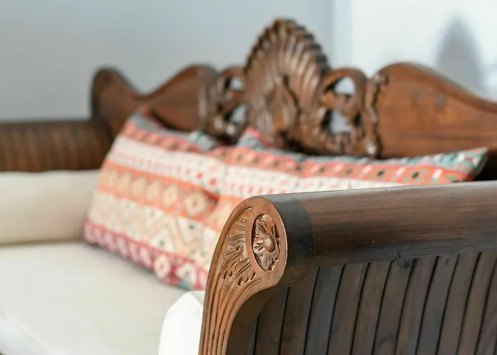 호텔 Phaos 1870, A Restored Winery